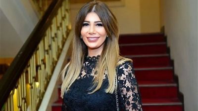  بالصور.. يارا نعوم تخوض معارك على السوشيال ميديا.. وصورة تجبرها على الاعتذار