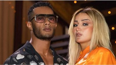 الفنانون يتوافدون على عزاء حماة محمد رمضان بأكتوبر