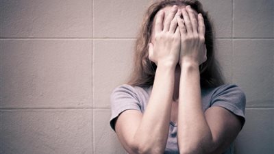 قررت خلعه.. فشوه وجهها بماء النار بالجيزة