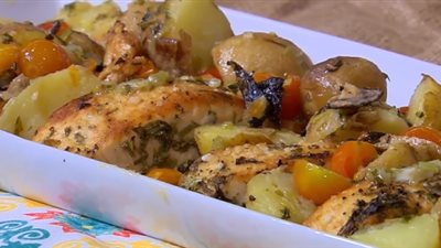 فيديو.. طريقة عمل سلمون بالبطاطس