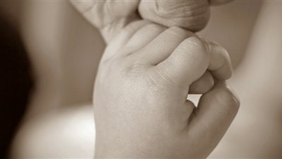 متصلة بعد كفالة طفل 5 سنوات: جوزي عايزني أرجعه بعد حملي.. اعمل ايه؟.. «الإفتاء» تُجيب