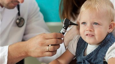 فيديو.. مدير مبادرة علاج ضعف السمع يوضح أسباب الإعاقة لـ الأطفال