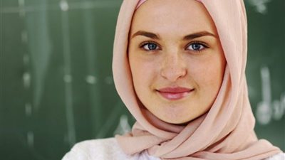 «اخرجي بدون مكياج».. خطوات روتين العناية بالبشرة 