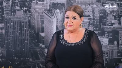 ميمي جمال: نظرة العين أقوى من القبلات.. ولا أضع المكياج كثيرًا | فيديو