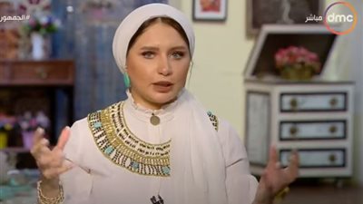 استخدمتها الملكات.. وصفة فرعونية لفرد الشعر ومنع تساقطه | فيديو