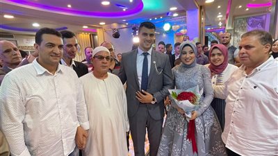 إطلالة ملكية.. الزهراء لايق تخطف الأنظار في حفل خطوبتها: « إنشاد وغناء»