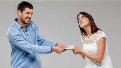 حكم أخذ الزوج جزءًا من راتب زوجته 