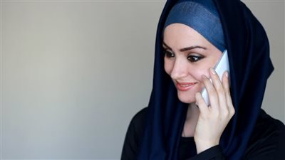 متصلة تسأل : قلت لجوزي تحرم عليّا زي أخويا وأبويا ؟.. وأزهري يرد