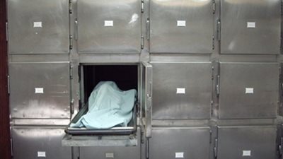 تشريح جثتي زوجين بعد تعفنهما داخل المنزل بسوهاج 