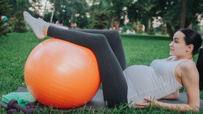 أبرزها التمارين.. 4 نصائح لتخفيف ألم الورك أثناء الحمل