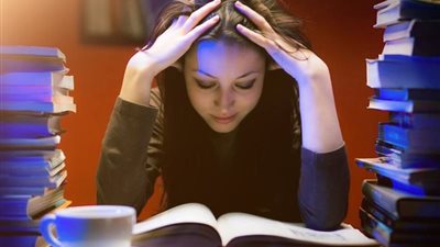 تُسبب لهن أمراضًا عقلية.. دراسة أمريكية: الفتيات أكثر خوفًا من الجامعة عن الشباب