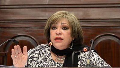 السفيرة منى عمر: ما كنتش شاطرة في الدراسة.. وزوجي سر نجاحي| فيديو