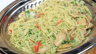 فيديو.. طريقة عمل مكرونة بالجندوفلي