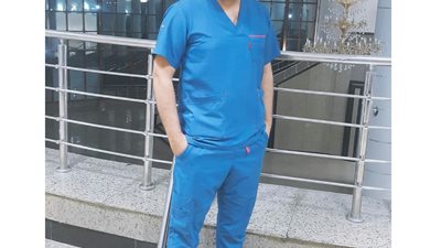 «ما تنزليش من السرير أول ما تصحي».. متخصص يوضح لـ«هير نيوز» أسباب «الدوخة الصباحية» وعلاجها