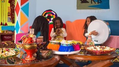 «هير نيوز» داخل فرح نوبي.. الحنة بطعم الـ«كشاد» وأغاني للصباح في ليلة العمر| فيديو