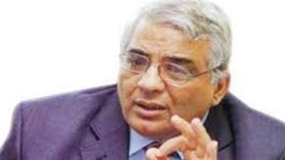 توفي والدي ولم يخرج زكاة ماله.. ماذا أفعل؟.. أستاذ شريعة يُجيب