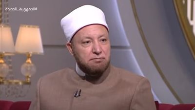 متصلة: جوزي مسافر وبضعف أمام الكلمة الحلوة.. أعمل إيه؟.. أمين الفتوى يُجيب