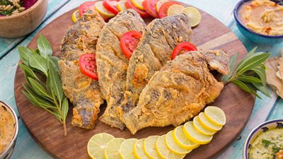 طريقة عمل سمك مقلي زي المطاعم وانتي قاعدة في بيتك