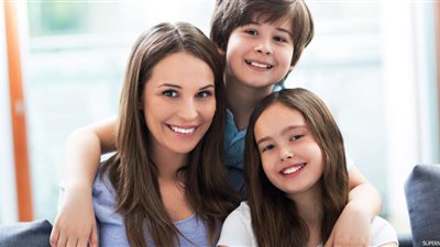 أخصائية نفسية تحذر الأمهات من المساواة بين أبنائها