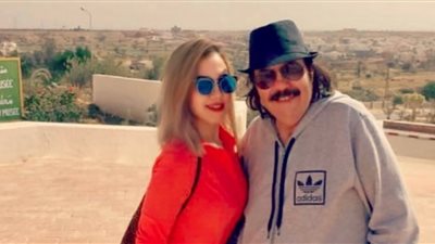 إيمي طلعت زكريا تنشر فيديو مؤثرًا لوالدها في أيامه الأخيرة || شاهد 