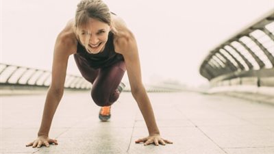 مارسيه في المنزل.. 7 فوائد لتمرين تسلق الجبال 