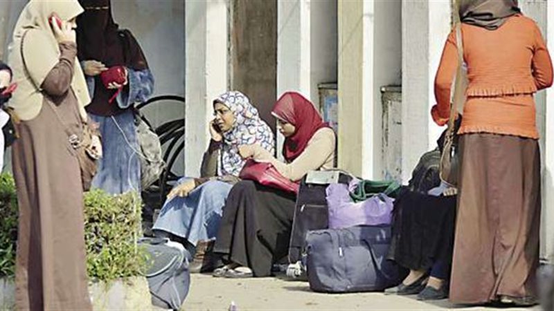 بنات في الحرم الجامعي