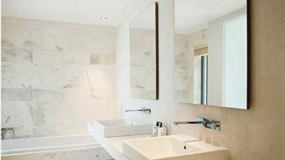 النساء تنتظرن للحصول على زوجك.. مساوئ وجود حوضين في الحمام