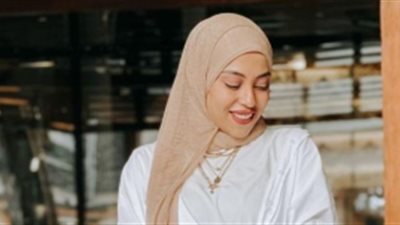 جددي دولابك.. 5 ستايلات للقميص الأبيض 