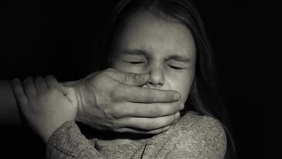 براءة تلتهمها ذئاب بشرية.. أطفال على مذابح «الهوس الجنسي»