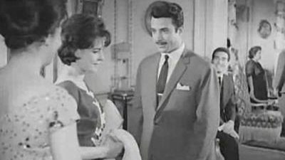 أمهات بملابس مكشوفة أمام أبنائهن في «الفن السابع»