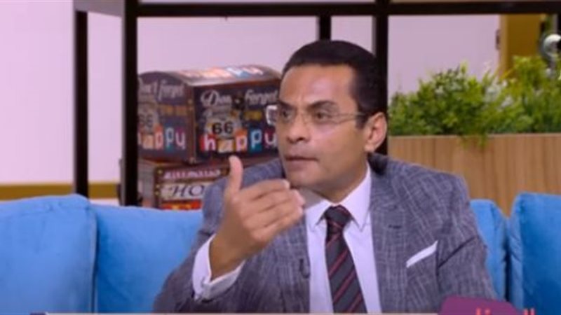 الدكتور عمرو عبد