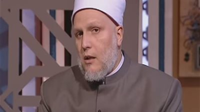 الشيخ عبد الله العجمي: صلاة الحامل وهي جالسة صحيحة