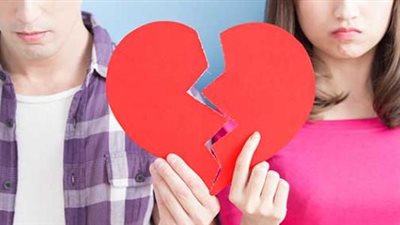 «حب المراهقة».. بين وقت الفراغ وإهمال الأهل