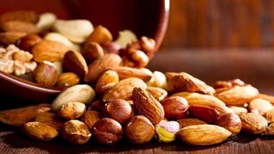 مصدر للفيتامينات وتحسن صحة القلب.. 8 فوائد للمكسرات