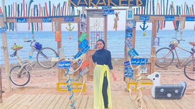 «فيروز النجار».. طالبة طب تهزم أزمة كورونا بمشروع تصميم الكمامات