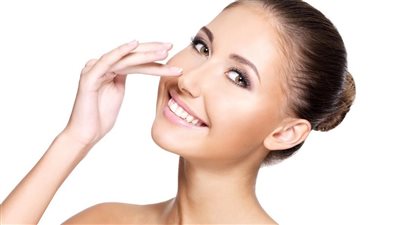 خلطات طبيعية لفتح مسام البشرة أبرزها الدقيق والليمون