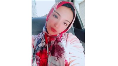 منة بدر بدأت مشروعها الخاص بـ 20 جنيهًا  وعملائها من فتيات الجامعة