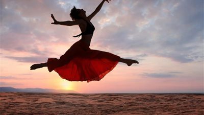 تفسير حلم الرقص للعزباء والمتزوجة