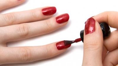 حكم طلاء الأظافر 