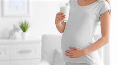 أخصائية تغذية: البروتينات ليست بديلًا لفوائد الحليب للحامل 