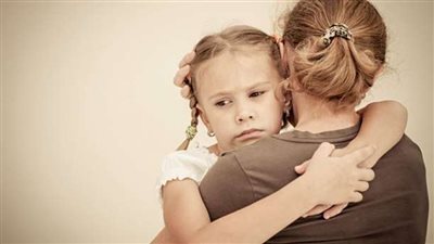 متى تسقط حضانة الأطفال عن الأم؟.. محامٍ يُجيب