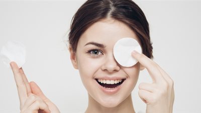 كيف تعتنين ببشرتك بعد سن الـ 20؟