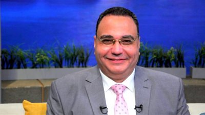 د. هندي يكشف لـ هير نيوز 10 أسباب نفسية تدفع الفتيات لإنشاء 