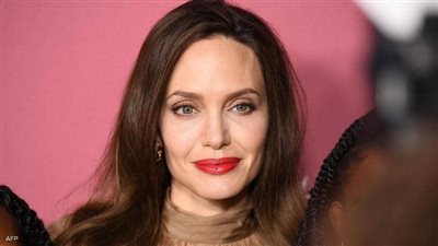 أنجيلينا جوليت تتغزل في الأهرامات على إنستجرام 