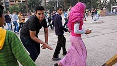 القبض على شاب تحرش بفتاة في الحصري 