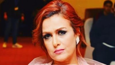 سيمون تتغزل في والدتها بذكرى وفاتها 