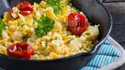 طريقة إعداد ساندوتشات البيض بالطماطم