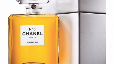 تعرفي على أفضل العطور النسائية في العالم 