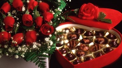 خبيرة الطاقة تكشف أفضل طريقة لاختيار هدايا عيد الحب