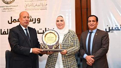 يطبق على 5 كليات.. ألف جنيه مكافأة شهرية للطلاب المتفوقين